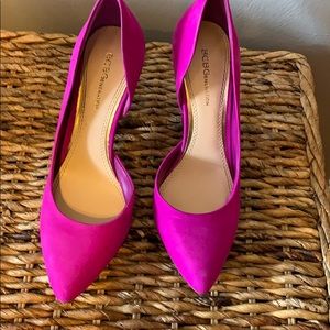 Like new Fuchsia BCBG Pumps